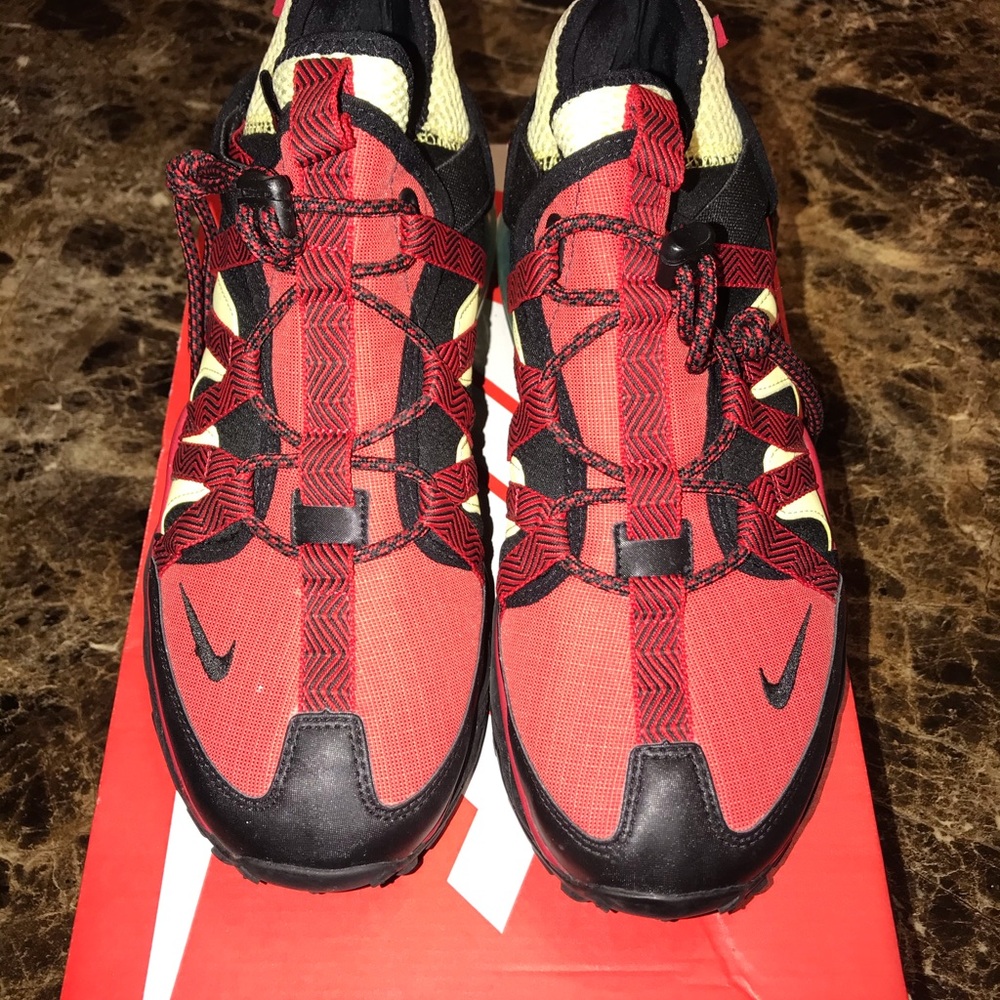 Nike Bowfin 100% Authentic - image 2